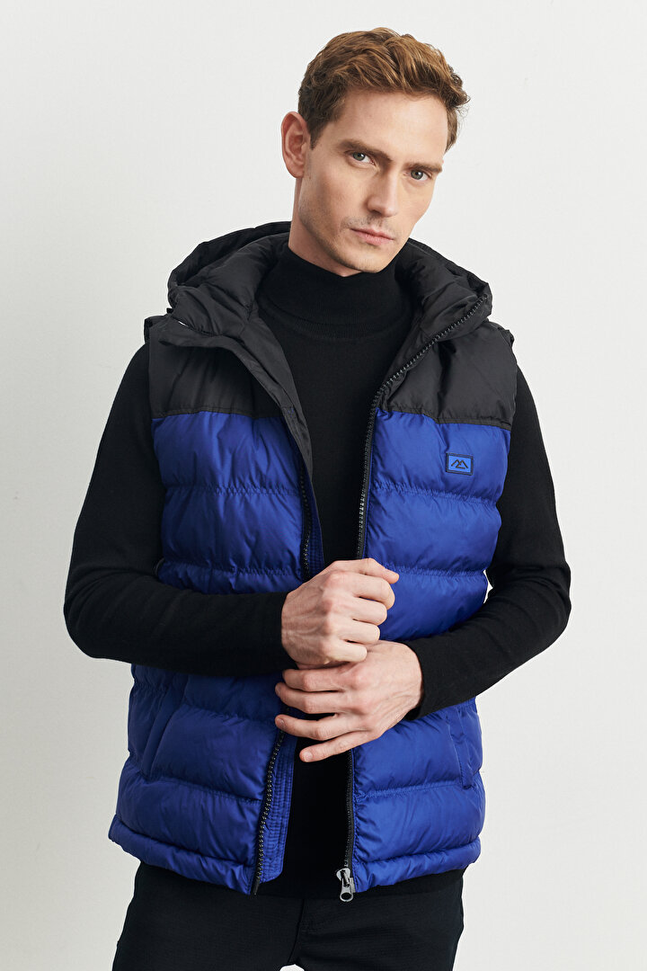 Standart Fit Normal Kesim Kapüşonlu Şişme Siyah-Saks Yelek - 1