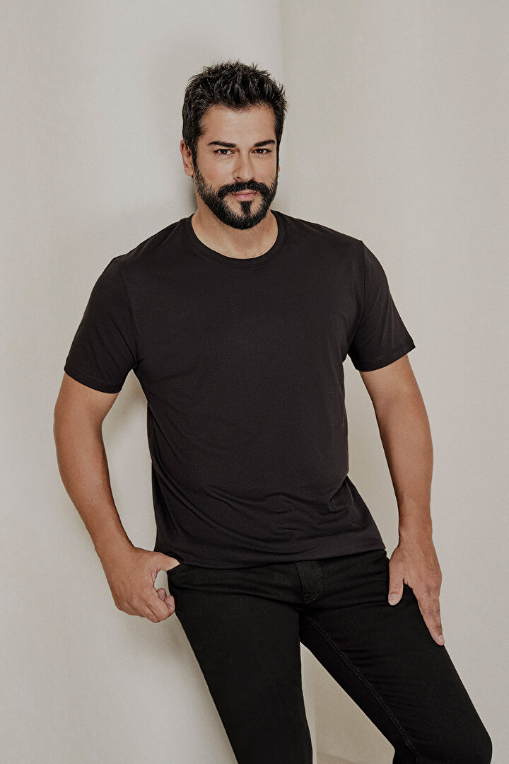 Slim Fit Dar Kesim Bisiklet Yaka %100 Pamuk Kısa Kollu Siyah Tişört - 1