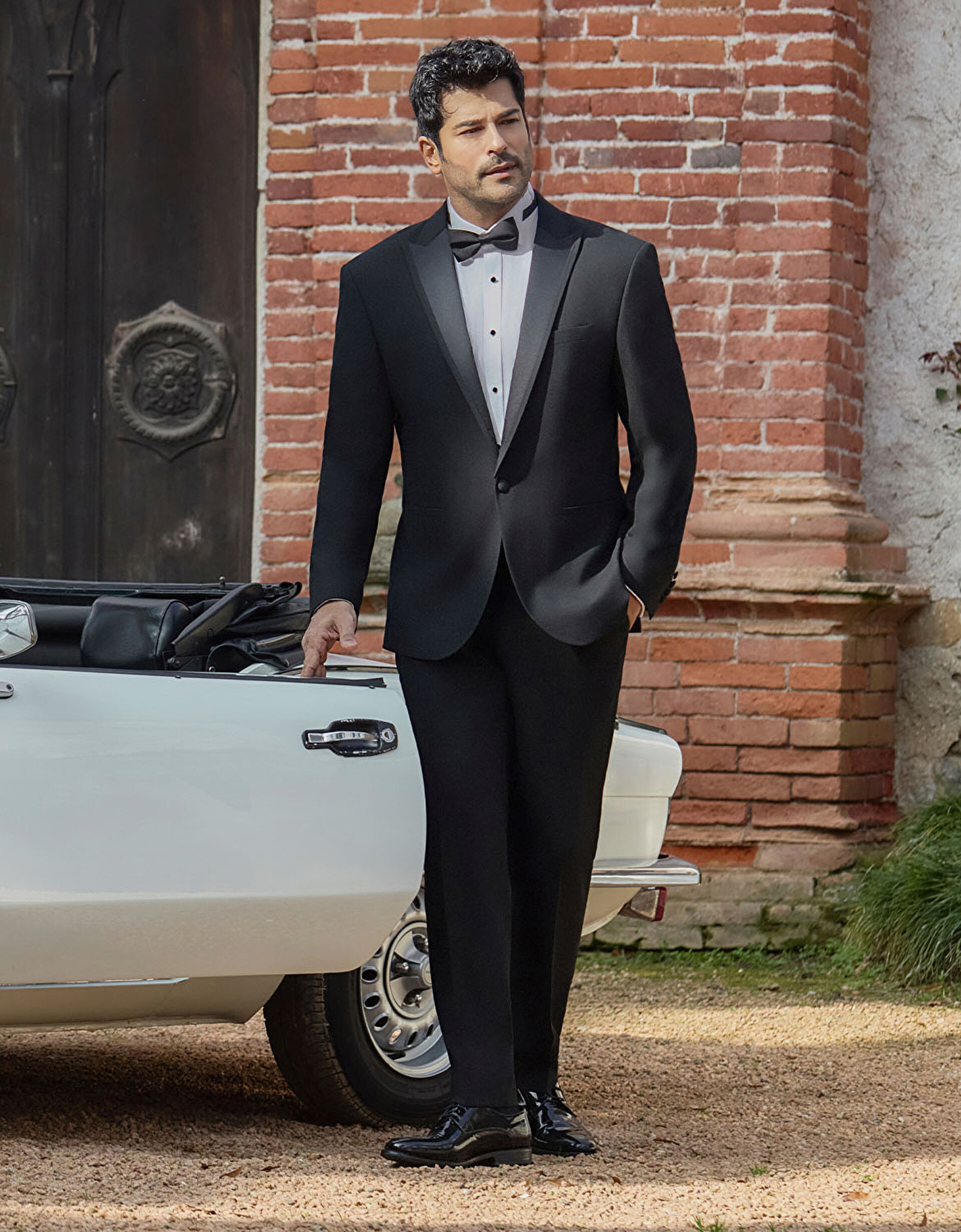 Smokinli Burak Özçivit Görseli