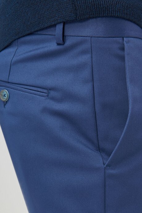 Slim Fit Dar Kesim Ütü Gerektirmeyen Non-Iron İndigo Pantolon resmi