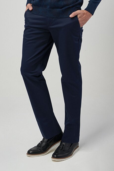 Slim Fit Dar Kesim Ütü Gerektirmeyen Non-Iron Lacivert Pantolon resmi