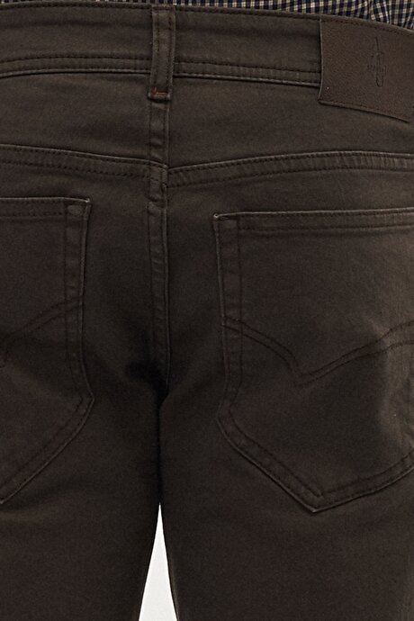 Kahverengi Pantolon resmi