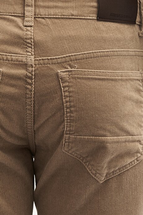 Bej Pantolon resmi