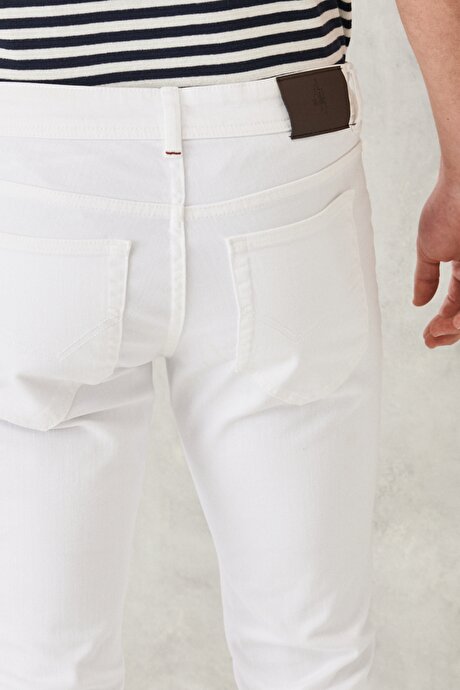 Beyaz Pantolon resmi