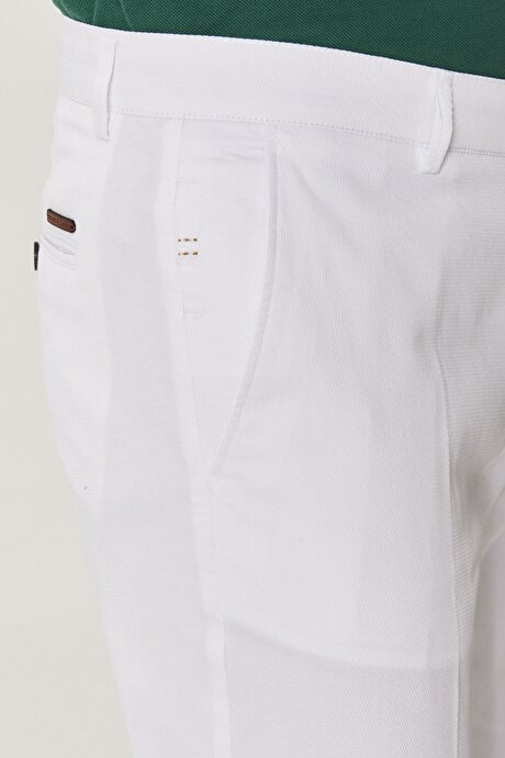 Slim Fit Dar Kesim Armürlü Yan Cep Casual Beyaz Pantolon resmi