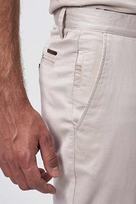 Bej Pantolon resmi
