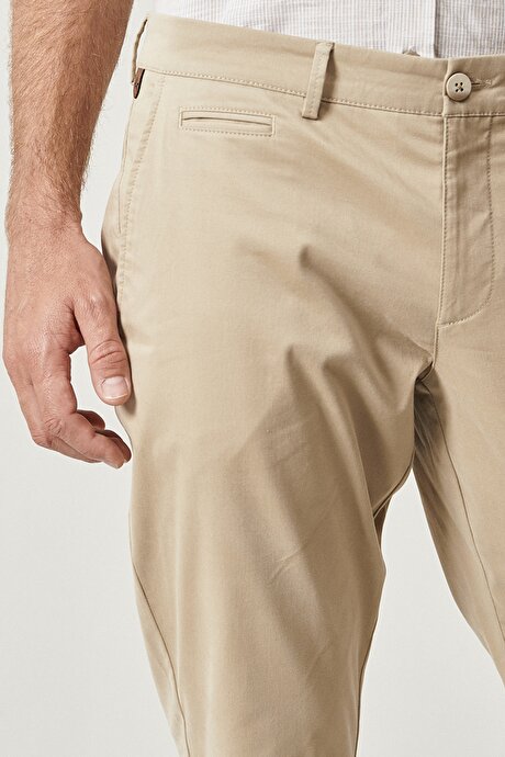 Bej Pantolon resmi