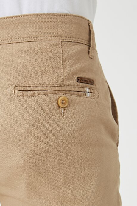 Bej Pantolon resmi