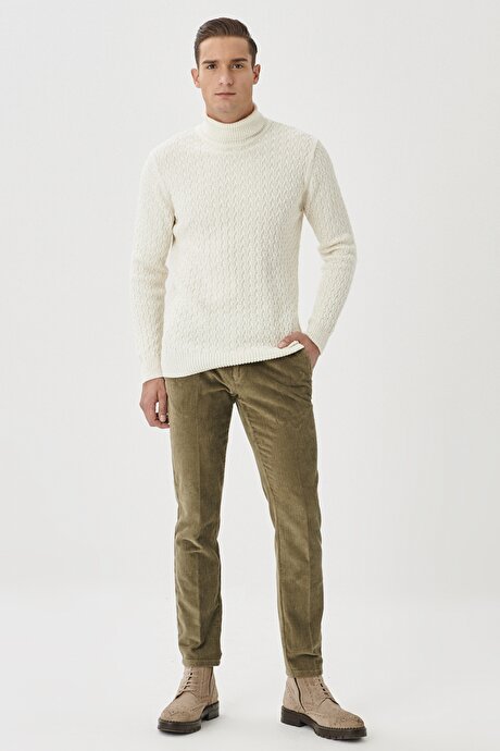 Slim Fit Dar Kesim Esnek Kadife Haki Pantolon resmi