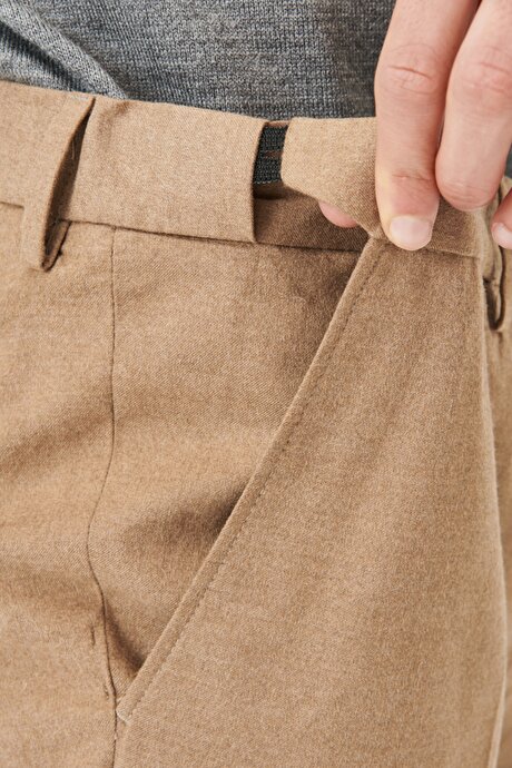 Slim Fit Dar Kesim Beli Lastikli Yan Cep Camel Pantolon resmi