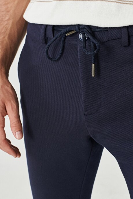 Slim Fit Dar Kesim Yan Cepli Beli Bağlamalı Lacivert Pantolon resmi