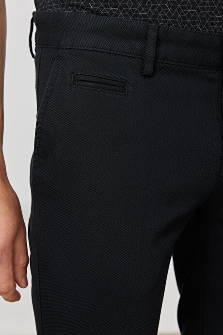 Slim Fit Dar Kesim Yan Cepli Pamuklu Esnek Armürlü Siyah Pantolon resmi