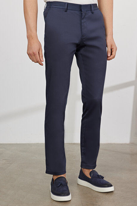 Slim Fit Dar Kesim Yan Cepli Pamuklu Esnek Beli Bağlamalı İndigo Pantolon resmi