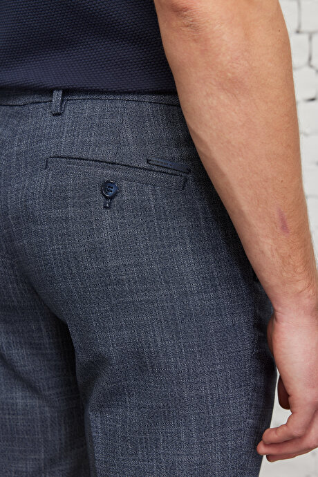 Slim Fit Dar Kesim Yan Cepli Ekose Desenli Beli Lastikli Lacivert Pantolon resmi