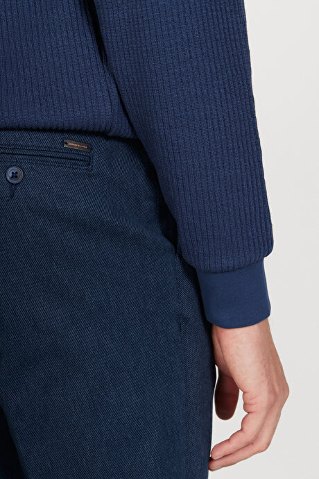 Comfort Fit Rahat Kesim Yan Cepli Pamuklu Diyagonal Desenli Lacivert Pantolon resmi