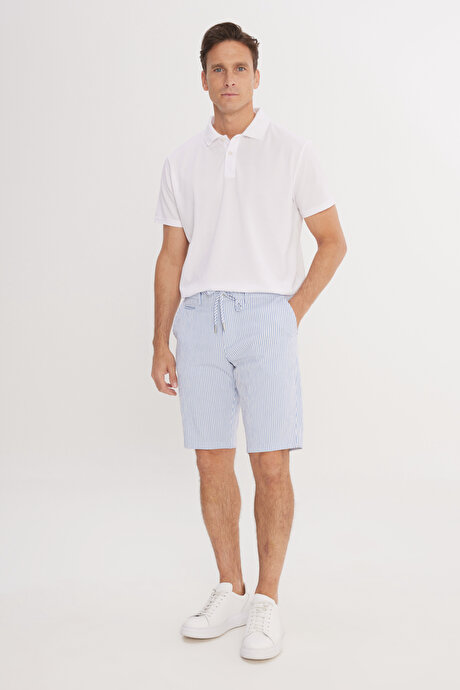 Slim Fit Dar Kesim Yan Cepli Gofre Desenli Beyaz-Mavi Şort resmi