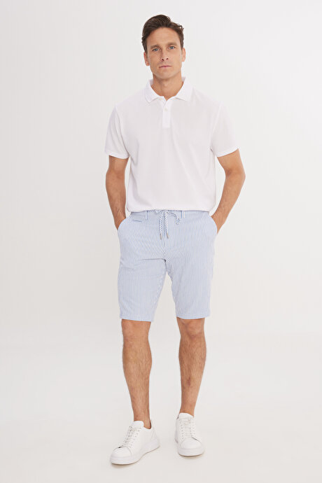 Slim Fit Dar Kesim Yan Cepli Gofre Desenli Beyaz-Mavi Şort resmi