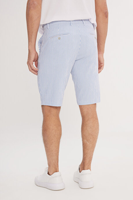 Slim Fit Dar Kesim Yan Cepli Gofre Desenli Beyaz-Mavi Şort resmi