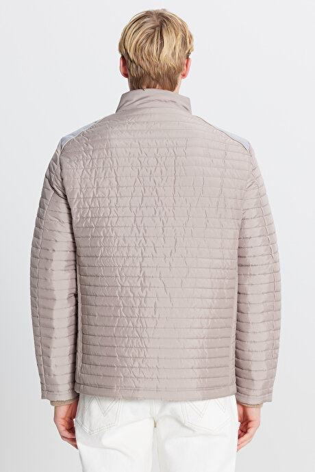 Standart Fit Normal Kesim Dik Yaka Desenli Bej Mont resmi