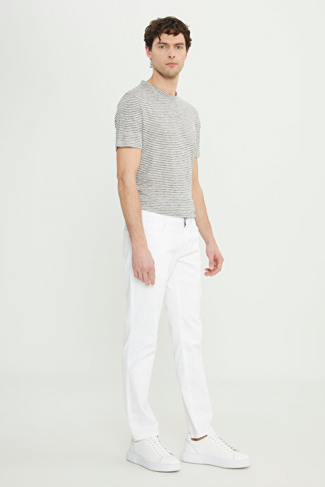 360 Derece Her Yöne Esneyen Rahat Slim Fit Beyaz Pantolon resmi