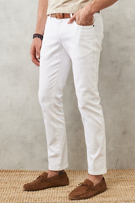 360 Derece Her Yöne Esneyen Rahat Slim Fit Beyaz Pantolon resmi
