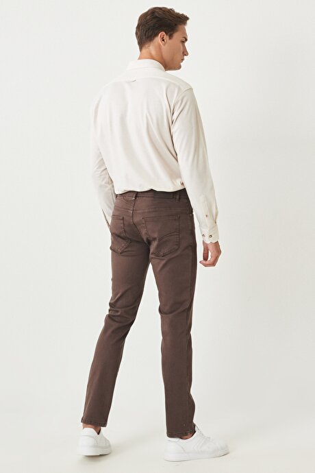 360 Derece Her Yöne Esneyen Rahat Slim Fit Kahverengi Pantolon resmi