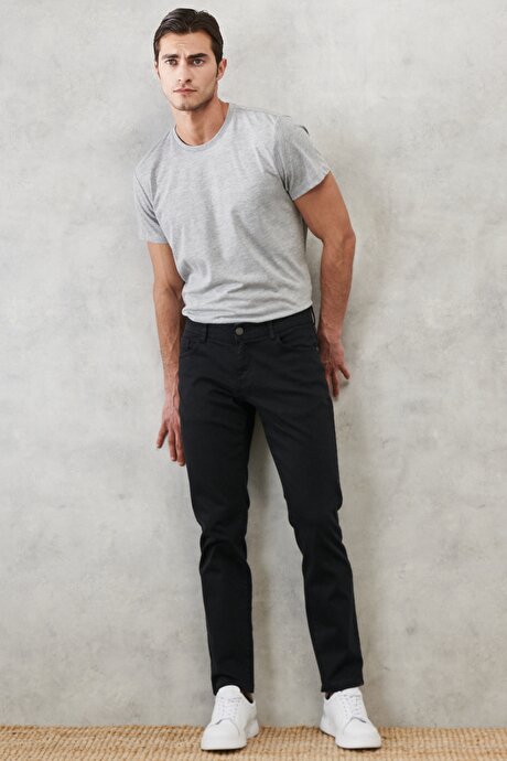 360 Derece Her Yöne Esneyen Rahat Slim Fit Siyah Pantolon resmi