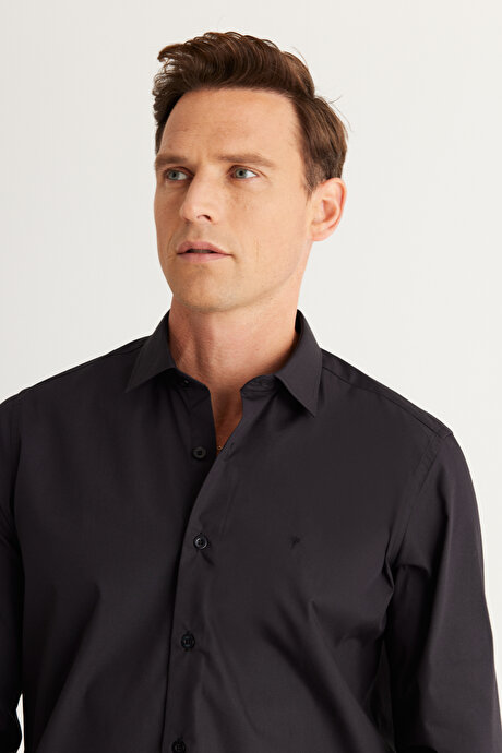Kolay Ütülenebilir Slim Fit Dar Kesim Klasik Yaka Pamuklu Siyah Gömlek resmi