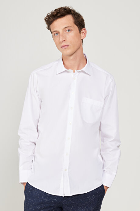 Kolay Ütülenebilir Comfort Fit Rahat Kesim Klasik Yaka Klasik Beyaz Gömlek resmi