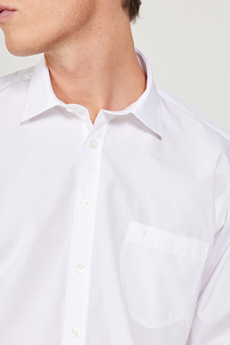 Kolay Ütülenebilir Comfort Fit Rahat Kesim Klasik Yaka Klasik Beyaz Gömlek resmi