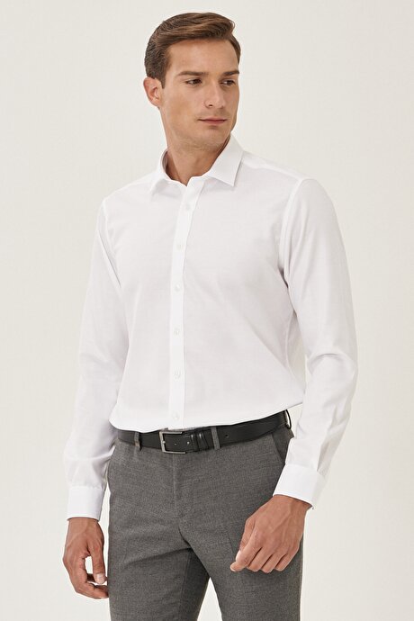 Slim Fit Dar Kesim Klasik Yaka Ütü Gerektirmeyen Non-Iron Beyaz Gömlek resmi