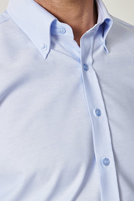 Slim Fit Dar Kesim Düğmeli Yaka Oxford Açık Mavi Gömlek resmi