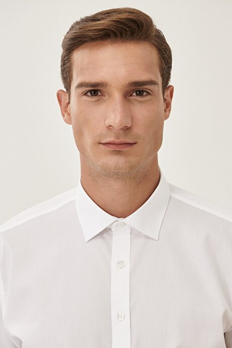 Ütü Gerektirmeyen Non-Iron Comfort Fit Rahat Kesim Klasik Yaka %100 Pamuk Beyaz Gömlek resmi