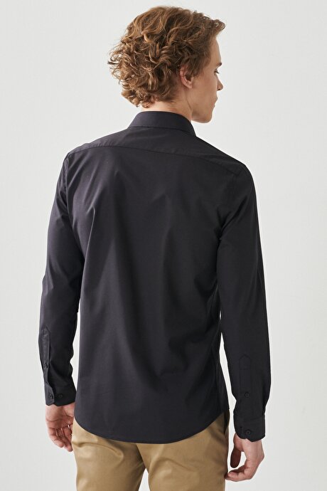 Kolay Ütülenebilir Slim Fit Dar Kesim Klasik Yaka Siyah Gömlek resmi