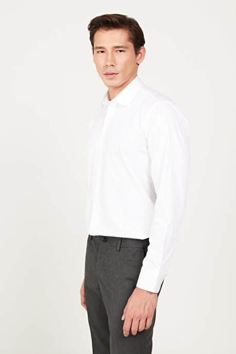 Comfort Fit Rahat Kesim Klasik Yaka Saten Beyaz Gömlek resmi