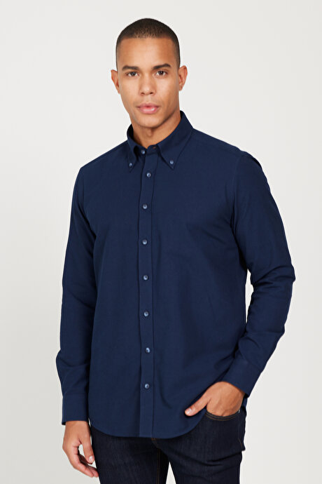Slim Fit Dar Kesim Düğmeli Yaka Pamuklu Oxford Lacivert Gömlek resmi