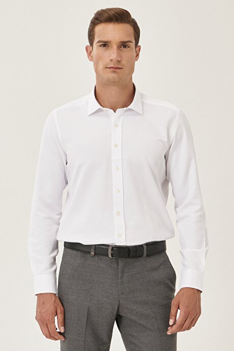 Kolay Ütülenebilir Slim Fit Dar Kesim Klasik Yaka Armürlü Beyaz Gömlek resmi