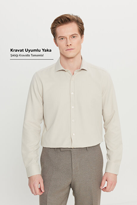 Kolay Ütülenebilir Slim Fit Dar Kesim İtalyan Yaka Armürlü Basic Bej Gömlek resmi