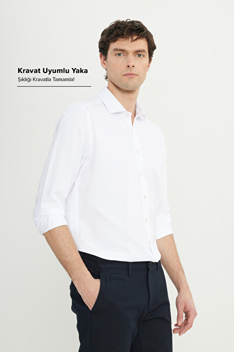 Kolay Ütülenebilir Slim Fit Dar Kesim İtalyan Yaka Armürlü Basic Beyaz Gömlek resmi