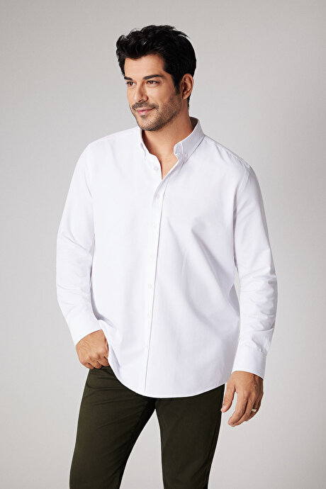 Slim Fit Dar Kesim Oxford Düğmeli Yaka Armürlü Pamuklu Beyaz Gömlek resmi