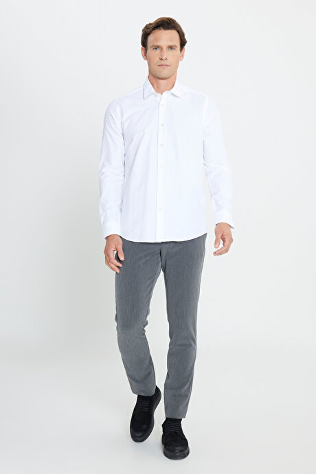 Kolay Ütülenebilir Slim Fit Dar Kesim Klasik Yaka Pamuklu Beyaz Gömlek resmi