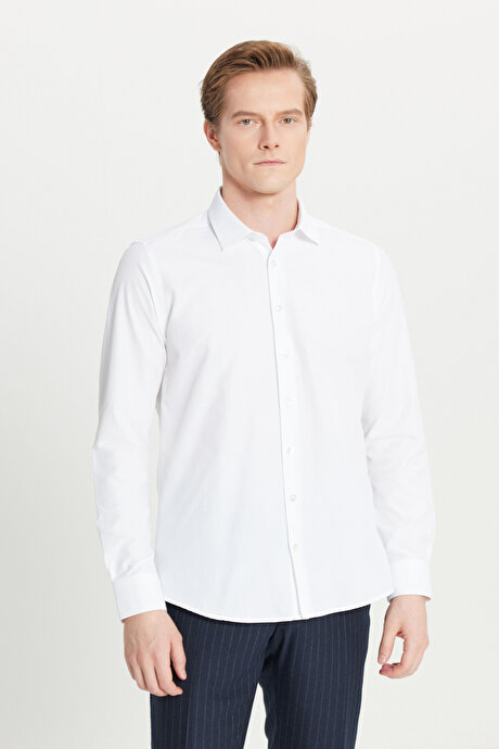 Kolay Ütülenebilir Slim Fit Dar Kesim Klasik Yaka Pamuklu Beyaz Gömlek resmi