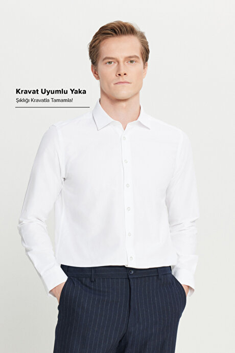 Kolay Ütülenebilir Slim Fit Dar Kesim Klasik Yaka Pamuklu Beyaz Gömlek resmi