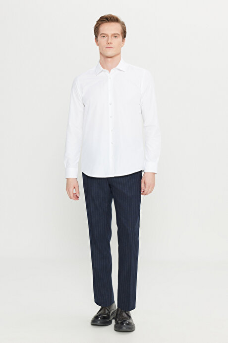 Kolay Ütülenebilir Slim Fit Dar Kesim Klasik Yaka Pamuklu Beyaz Gömlek resmi