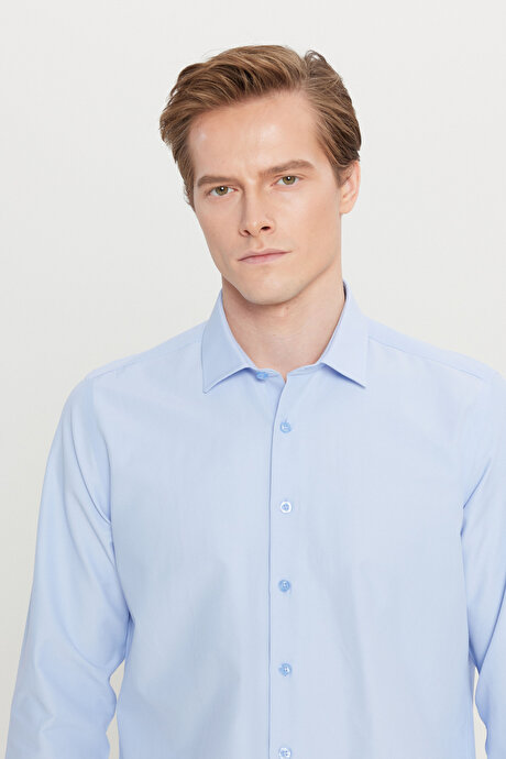 Kolay Ütülenebilir Slim Fit Dar Kesim Klasik Yaka Pamuklu Açık Mavi Gömlek resmi