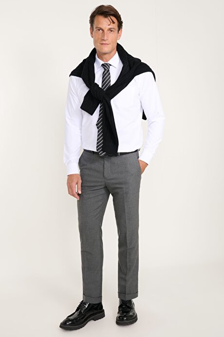 Kolay Ütülenebilir Non-Iron Pamuklu Comfort Fit Geniş Kesim Klasik Yaka Beyaz Gömlek resmi
