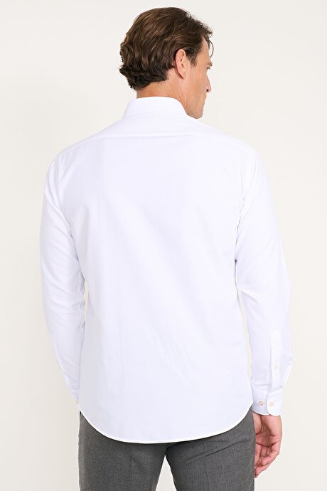 Kolay Ütülenebilir Non-Iron Pamuklu Comfort Fit Geniş Kesim Klasik Yaka Beyaz Gömlek resmi
