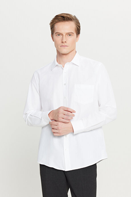 Kolay Ütülenebilir Non-Iron Pamuklu Comfort Fit Geniş Kesim Klasik Yaka Beyaz Gömlek resmi