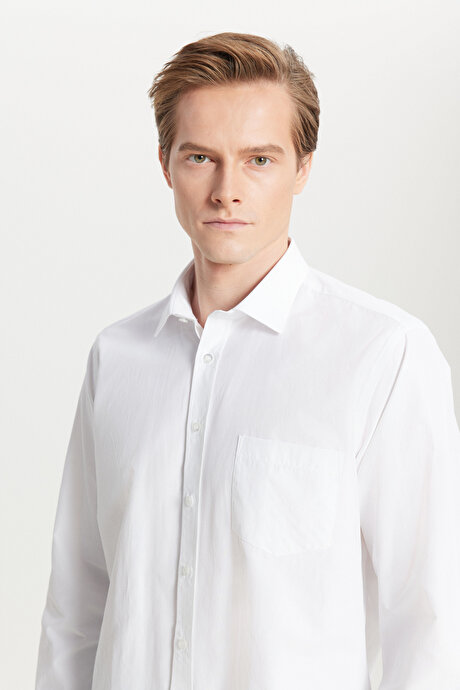 Kolay Ütülenebilir Non-Iron Pamuklu Comfort Fit Geniş Kesim Klasik Yaka Beyaz Gömlek resmi