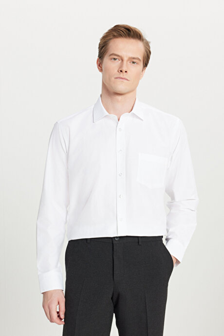 Kolay Ütülenebilir Non-Iron Pamuklu Comfort Fit Geniş Kesim Klasik Yaka Beyaz Gömlek resmi